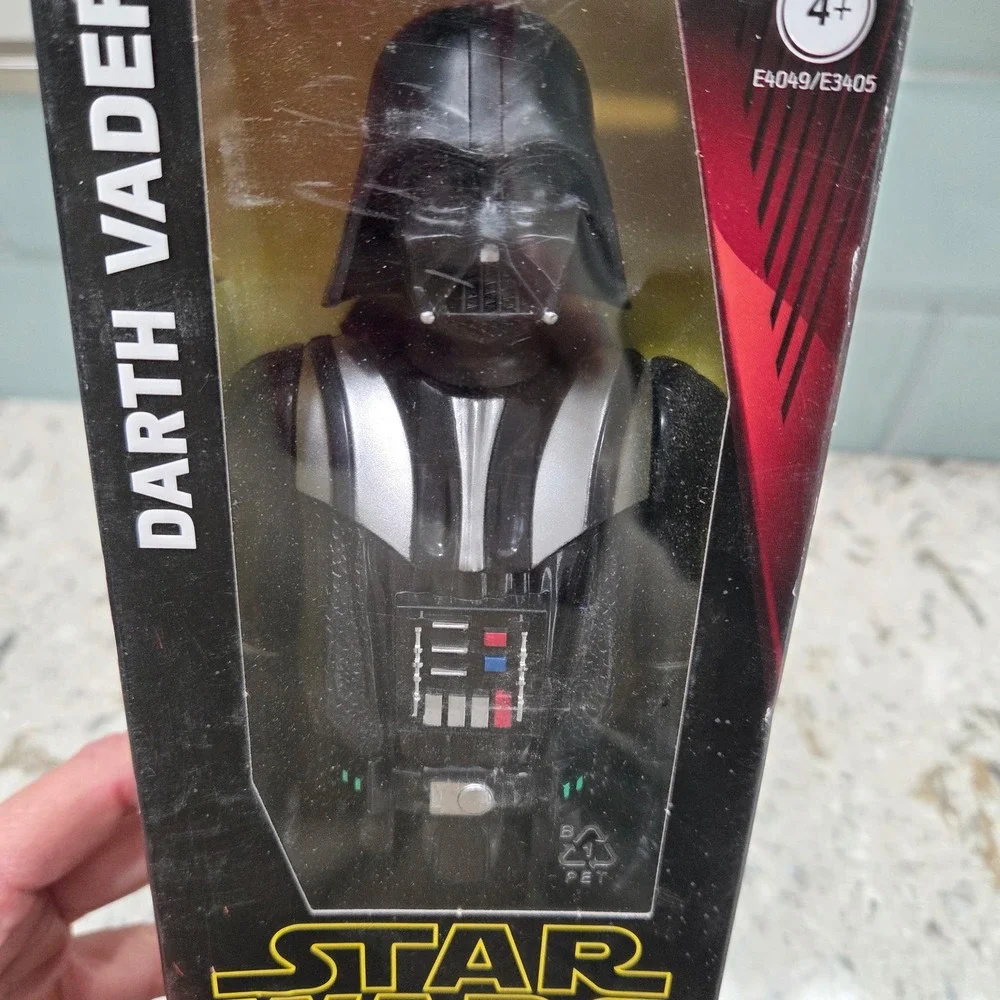 Star Wars Darth Vader Figure Boxed Hasbro Collectible Toy (slight box‎ damage)